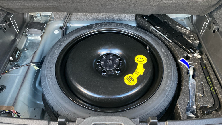 Volvo XC40 2.0 B4P Plus Dark 5dr Auto Petrol Estate